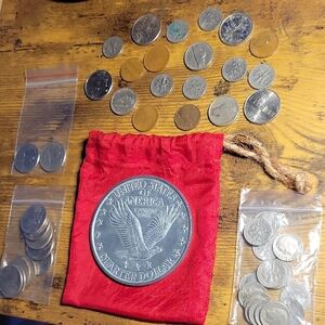 1927 USA Quarter Dollar In Red Pouch W/ Lots Of Vintage Coins & Commerative